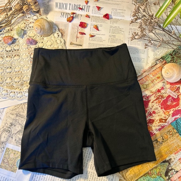 All in motion black bike shorts - Picture 1 of 4